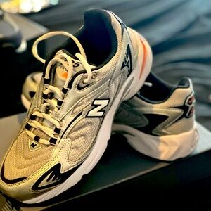 MENS NEW BALANCE 725V1